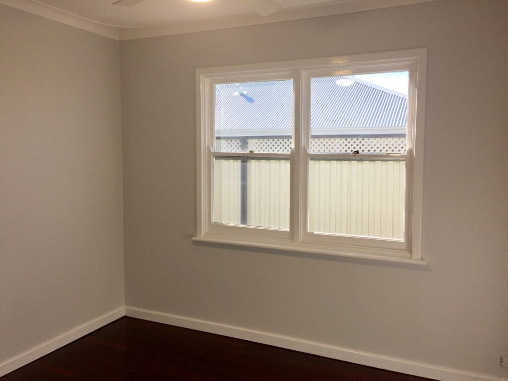 White wall by Roofwest White wall by Roofwest